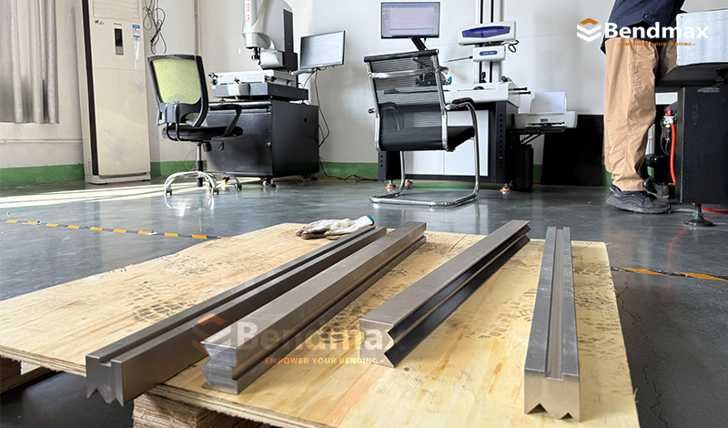 Γιατί η Bendmax εστιάζει στον αυστηρό έλεγχο της διαδικασίας κατά την παραγωγή εργαλείων φρένων τύπου;
