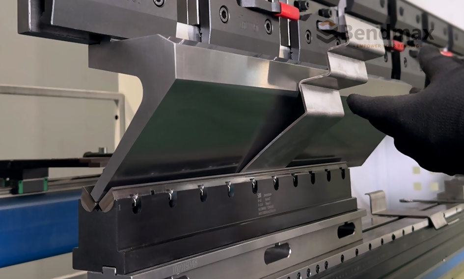 Λύση Bendmax: Κάμψη χωρίς σημάδια για έναν πελάτη στην Αυστραλία χρησιμοποιώντας εργαλεία κάμψης πτερυγίων